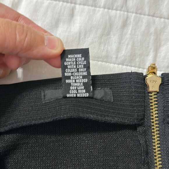 Alfani 14 Modern Edge Deep Black Ribbed Gold Tone Zip Details Pencil Skirt NWT - Picture 10 of 12